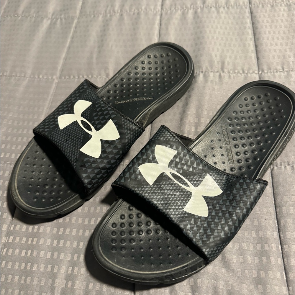 UA men's slides 11, like new